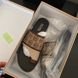 Michael kors mocha MONOGRAM TOE RING summer sandals new in box size 6
